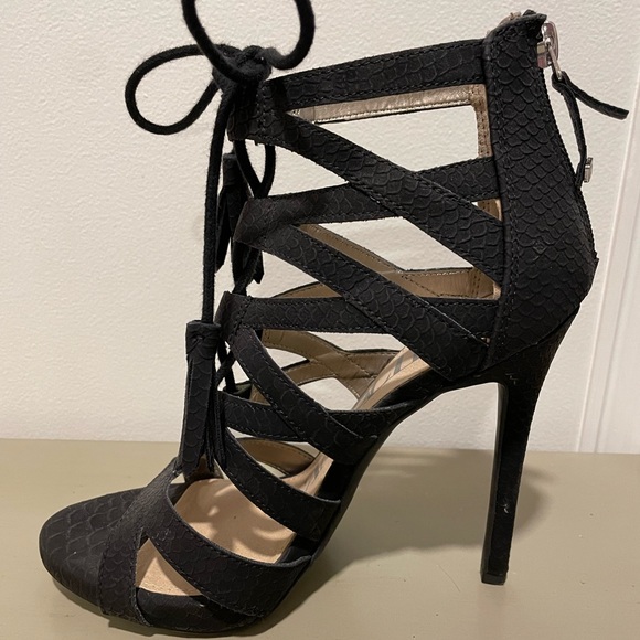 Shoes - Black lace up